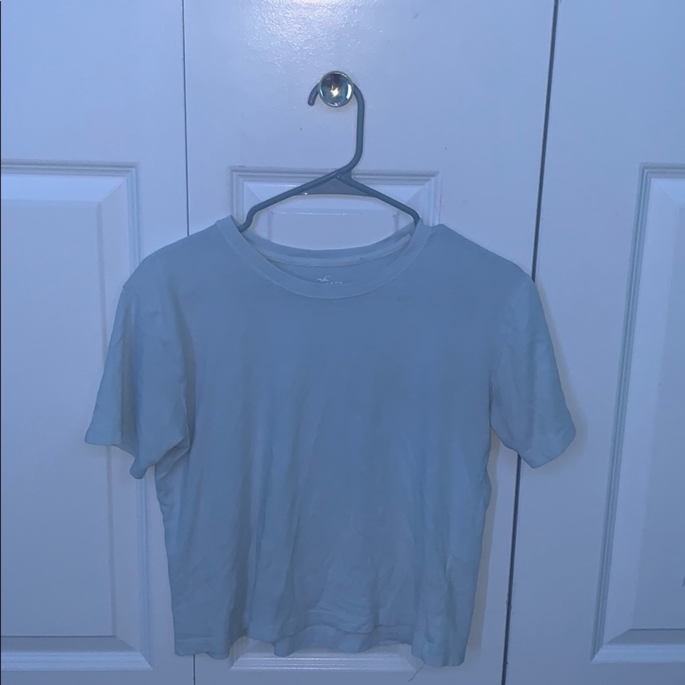 hollister cropped tee